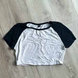 Shein Black & White Short Sleeve Crop Top Size XL